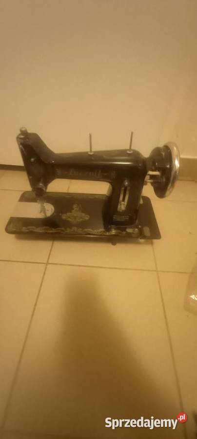 Sprzedam starą maszynę do szycia Łucznik mazowieckie Warszawa