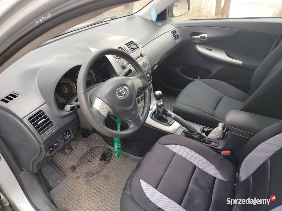 Toyota Corolla 16 132 2010 r II właściciel mazowieckie Marki