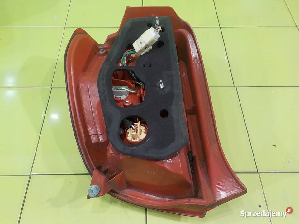 TOYOTA URBAN CRUISER 09r 5D lampa prawa tyl osobowe