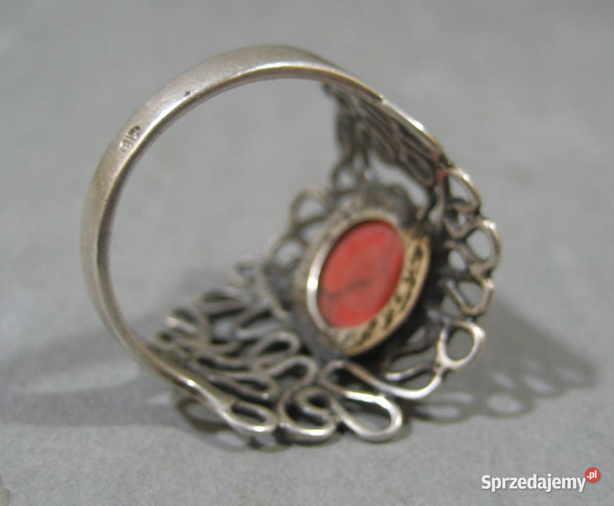 Pierscionek Srebrny z Koralem Polski Warszawa
