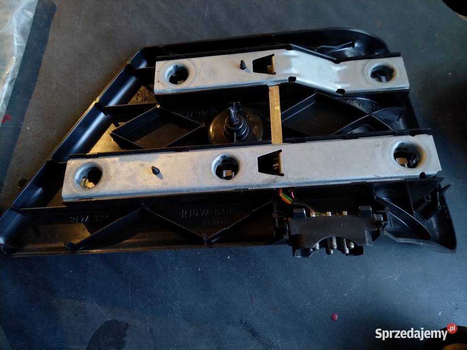 Mercedes W124 tylna prawa oryginalna lampa lampy tylne Przeźmierowo