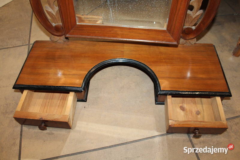 Drewniana toaletka 102 sprzedam