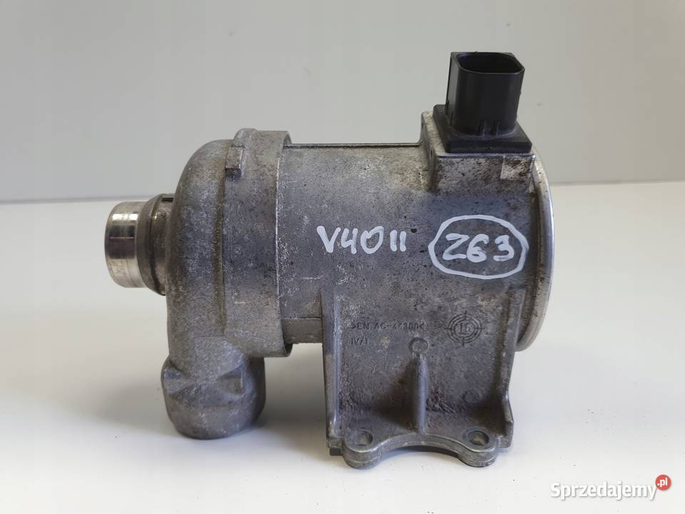 Volvo V40 II 15 T turbo POMPA WODY 31368715 osobowe