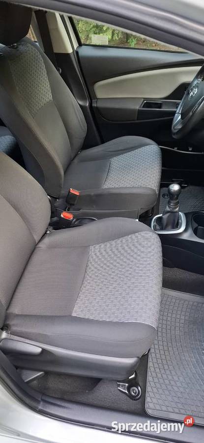Toyota Yaris III 10 VVTi 69 2015 zadbana Niski 69KM mazowieckie Pruszków sprzedam