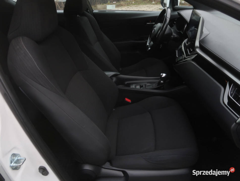 Toyota CHR 18 Hybrid Rok produkcji 2017 Łódź