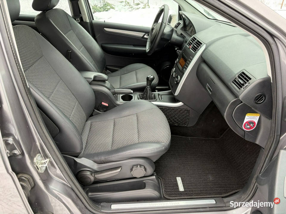 Mercedes A 180 17 benzyna Avantgarde Półskóry centralny zamek Mercedes-Benz Lipówki