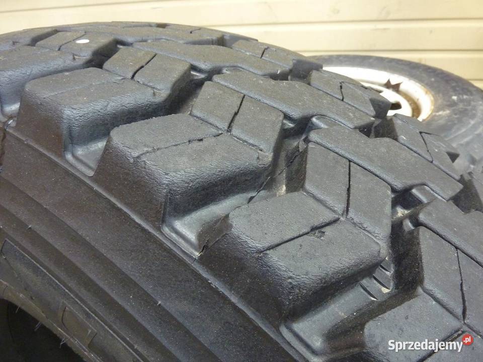 Opona używana ciężarowa 13R225 AURORA UR 11 Motoryzacja Zaścianki