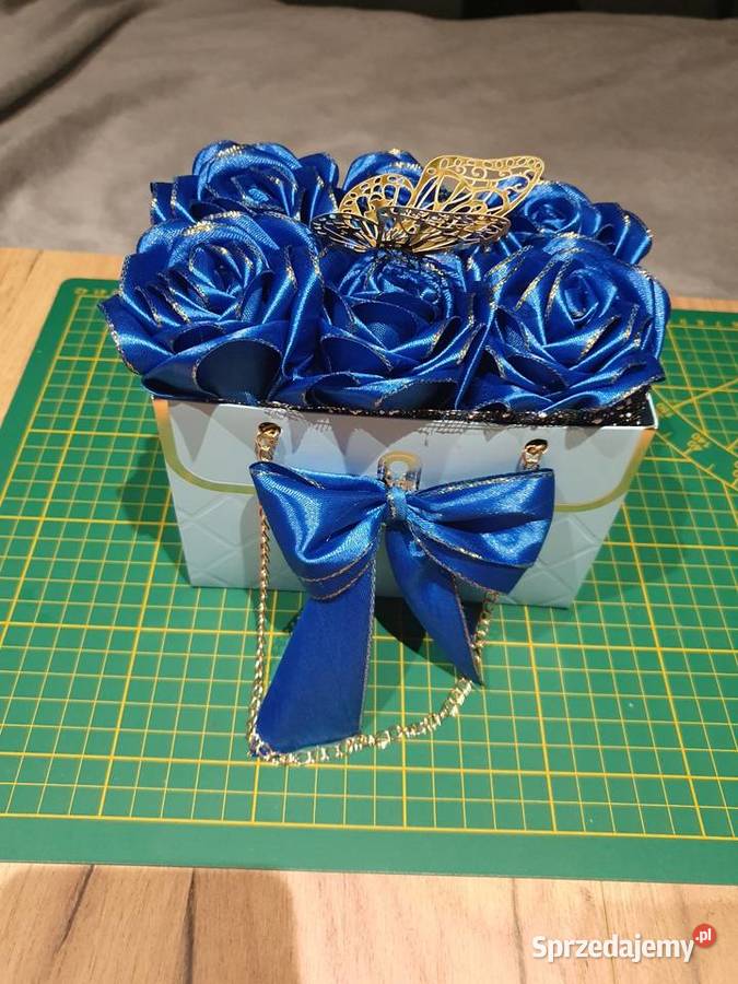 Flowerbox róże ze wstążki