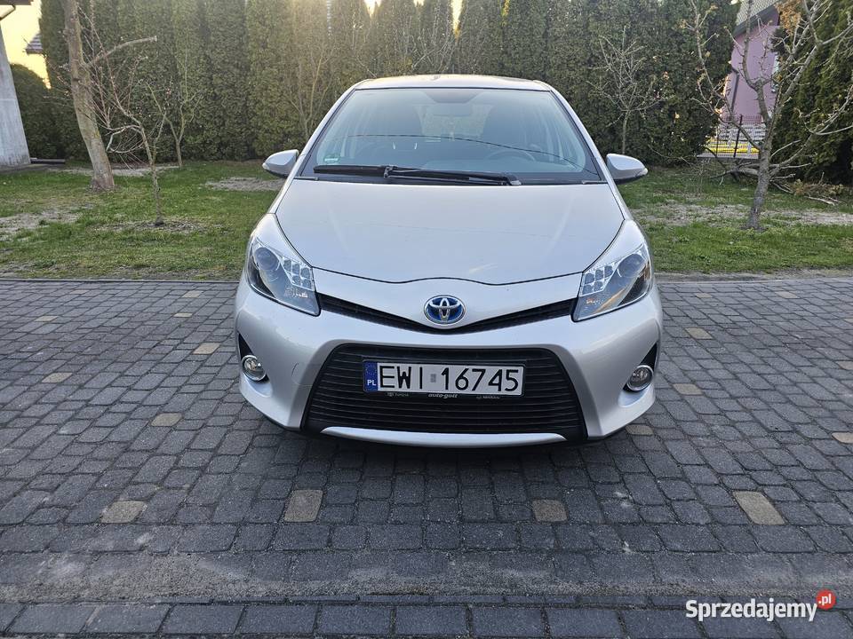 Toyota Yaris l 2013r l 40 000 l 15 hybryda l 100 100KM Yaris Wieluń