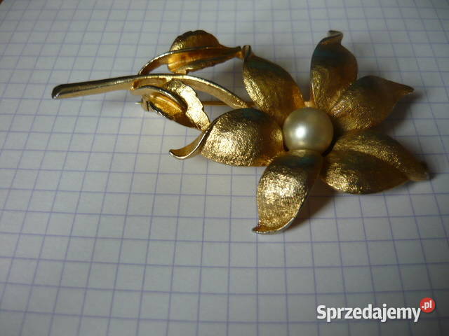Broszka z perełką w kolorze złotym vinage Myszków