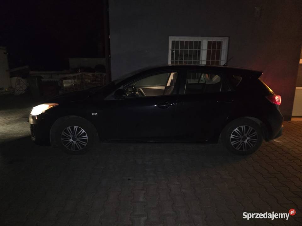 Mazda 3 2011 8999pln uszkodzony 3 Pionki