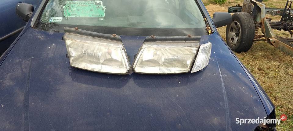 Lampy przód przednie reflektory prawy lewy VW