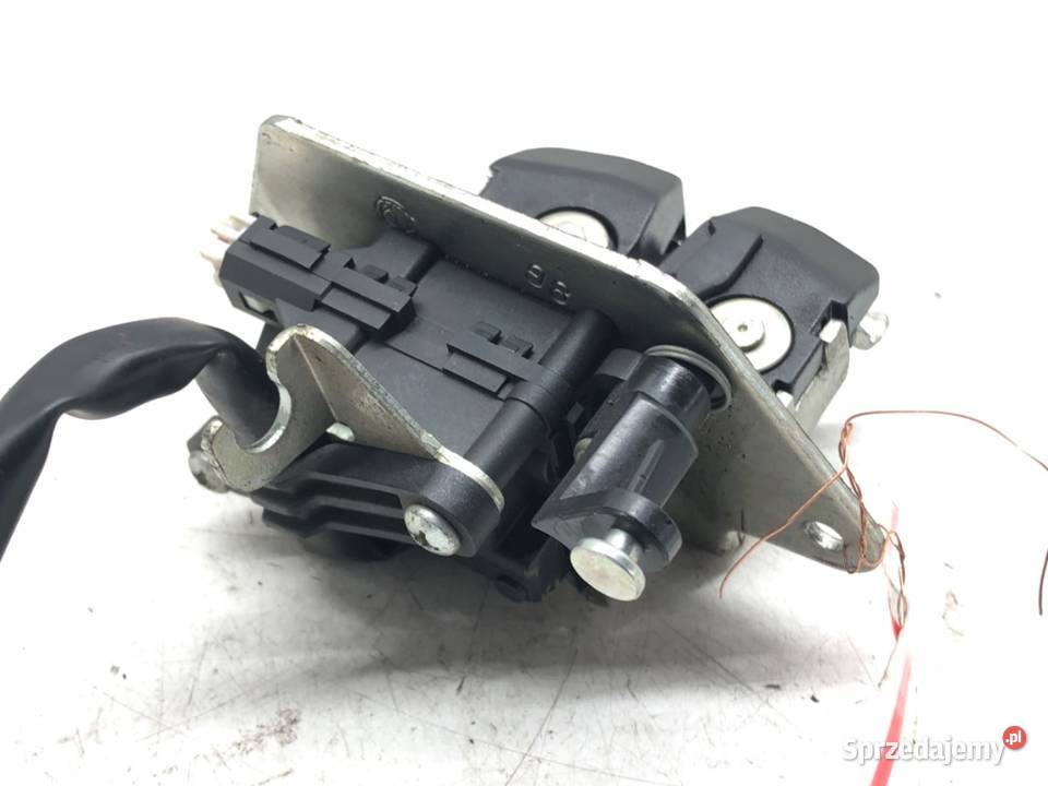 ZAMEK KLAPY TYŁ MITSUBISHI PAJERO IV Terenowy