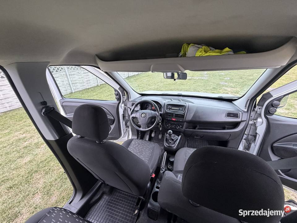 Opel combo światła przeciwmgielne