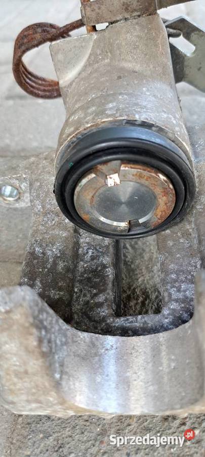 Zacisk hamulcowy tył lewy Passat B5 Audi A4 B5 Luzino