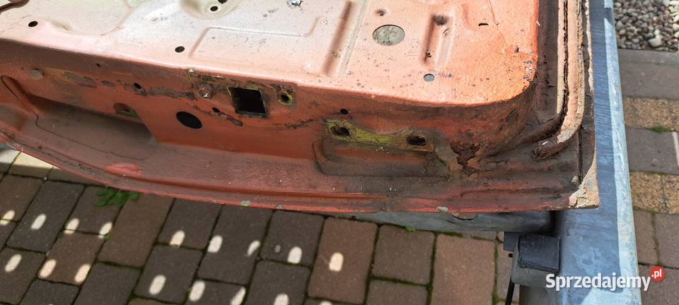 Drzwi prawy tył Mercedes W123 sedan Drzwi Luzino