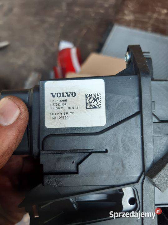 Zamek drzwi przednich prawych Volvo XC40