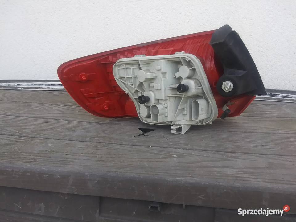 Lampa tyl prawa A3 8P4 945 096C osobowe Lubin