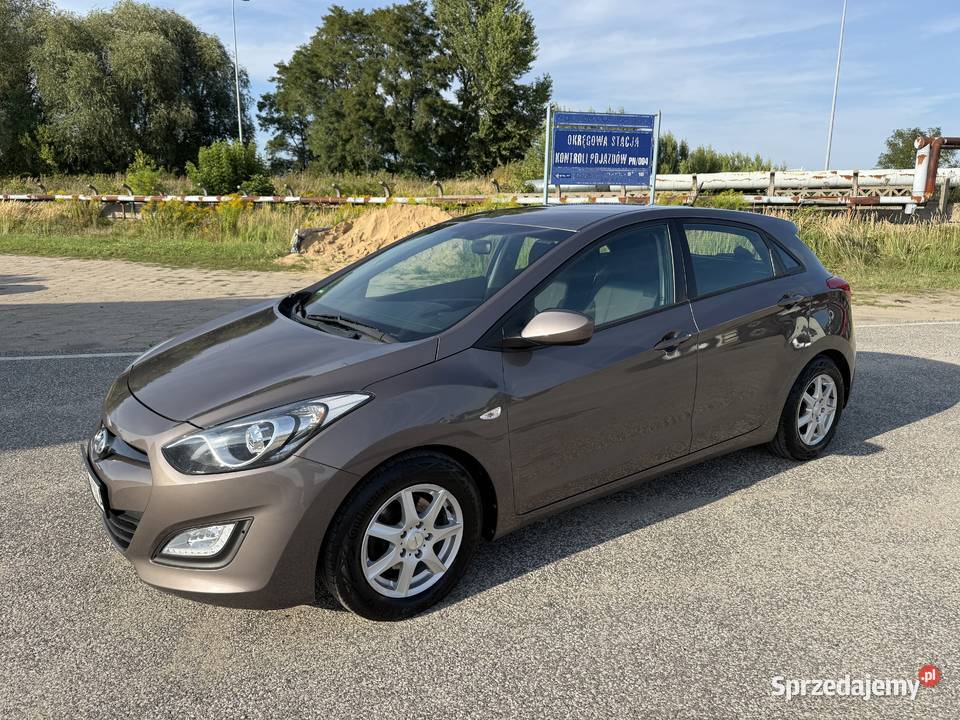 Hyundai i30 16 BENZYNA Klimatronik Nawigacja aluminiowe felgi Samochody osobowe Konin