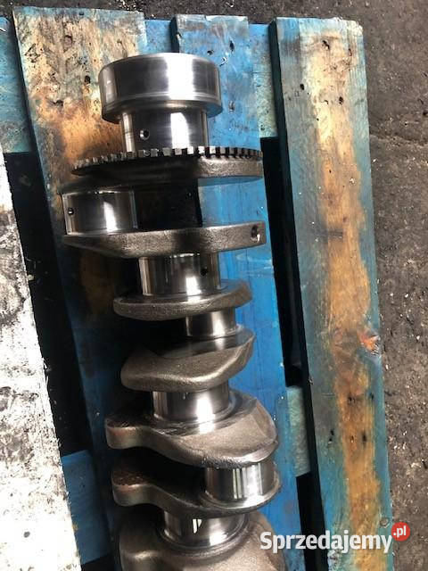 Ferguson 86508690 Valtra S274S374 wał korbowy Jastrzębniki