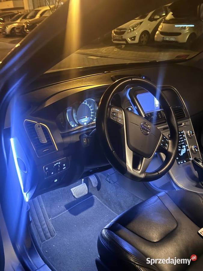 VOLVO xc60 T6 306 hp nieuszkodzony Pruszków