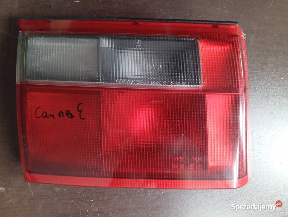 TOYOTA CARINA E KOMBI LAMPA TYŁ PRAWA W KLAPĘ Wrocław