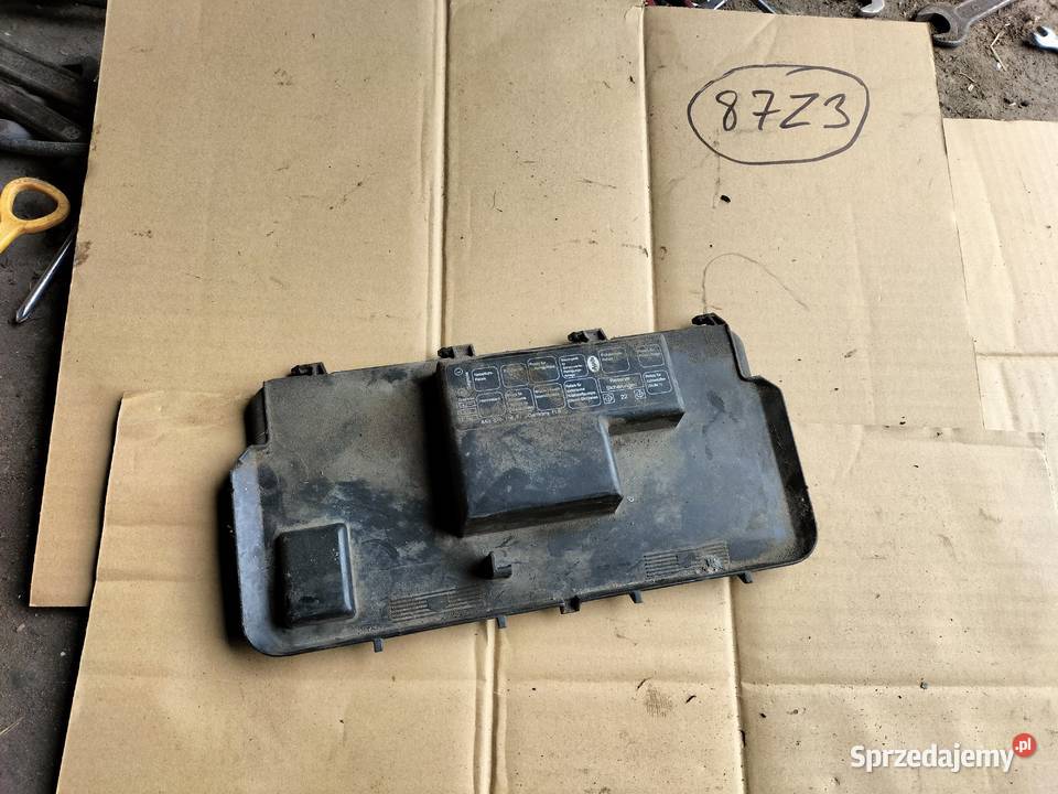 AUDI 80 B3 80B3 80B4 KLAPKA OSŁONA SKRZYNKI Kamień-Kolonia