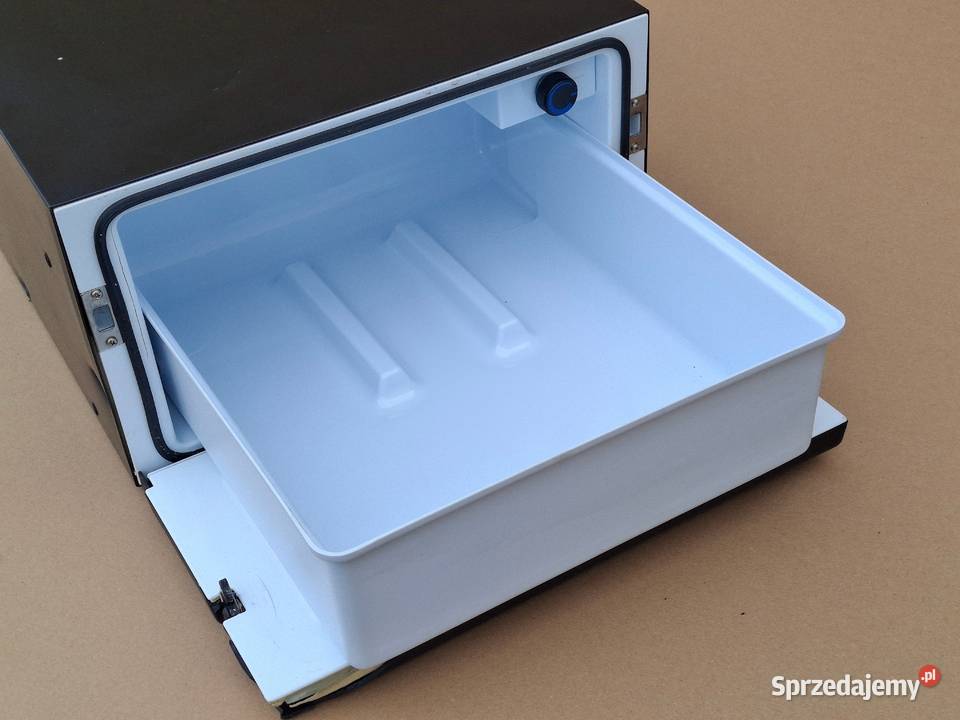 RENAULT MAGNUM DXI LODÓWKA NOWA 35 L ORYGINAŁ Bieleń sprzedam