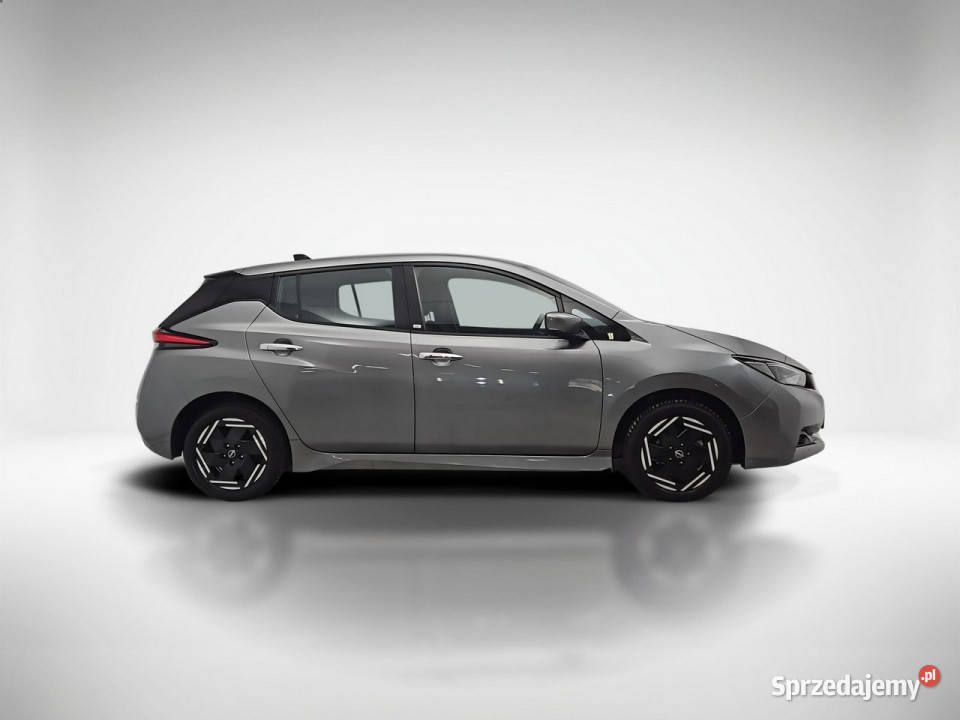 Nissan Leaf 40kWh NConnecta Z Polskiego Salonu lakier metallic Warszawa