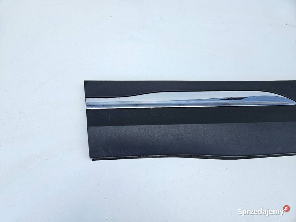 MERCEDES GLA II W247 LISTWA DRZWI LEWYCH TYLNYCH Międzychód