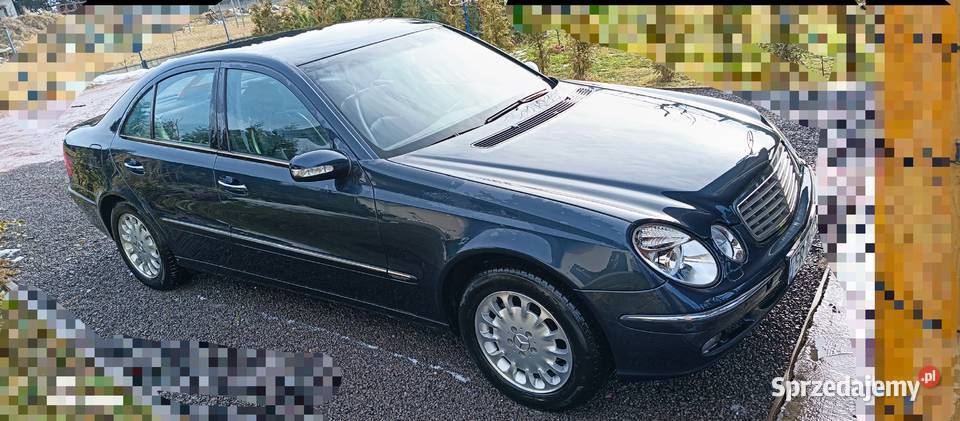 Mercedes Benz uszkodzony niebieski