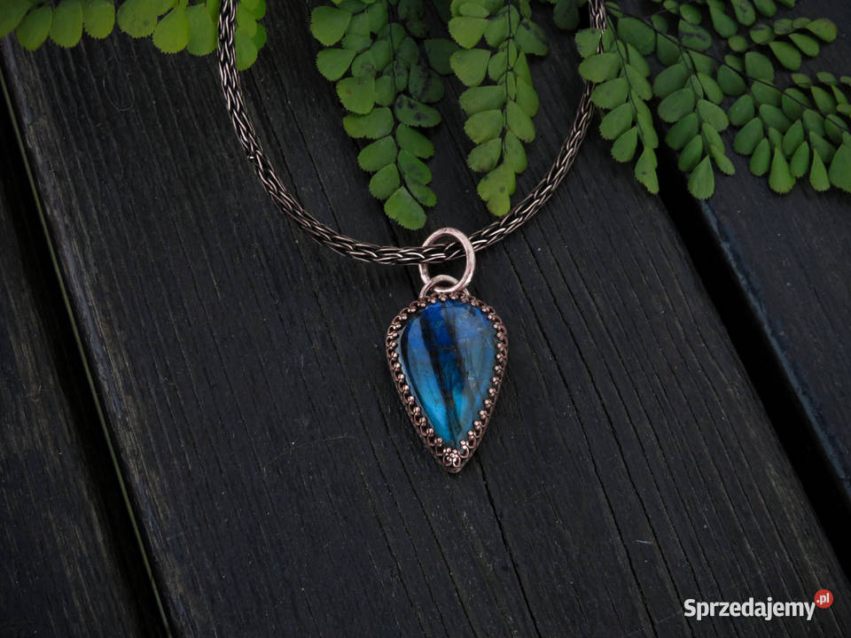 Miedziany wisiorek z labradorytem Wieliczka