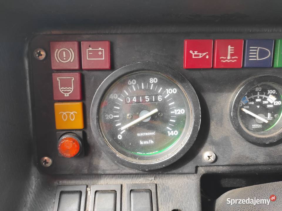 Iveco Model 40E12WM karetka stan z wojska manualna Ostrowiec Świętokrzyski