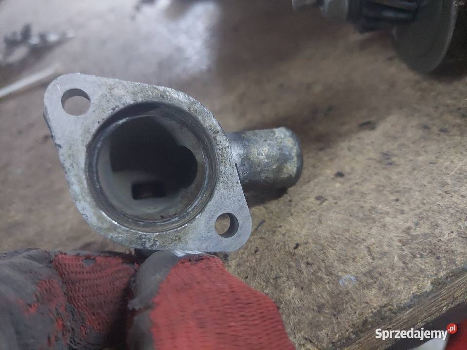 Yamaha YZF 125 R króciec termostatu głowicy sprzedam