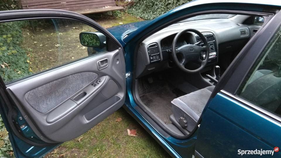 Wyprzedaż rocznika 1999 Toyota Avensis Kombi 16 Milanówek