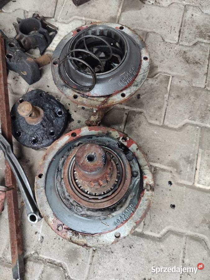 Pompa hydrauliczna z obudową Ursus C360 3P 4011 Części zamienne łódzkie