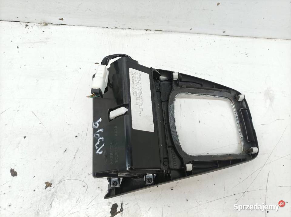 POPIELNICZKA DEKOR T25 Toyota Avensis II