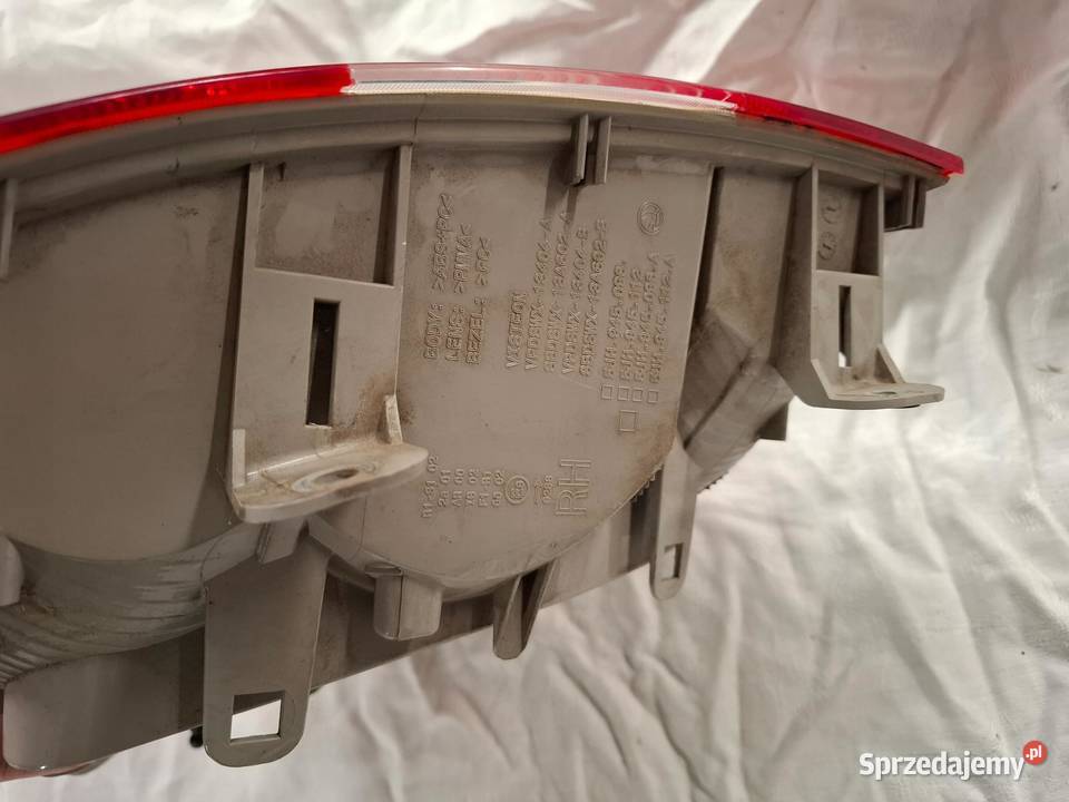 LAMPA PRAWY TYŁ SKODA RAPID 5JH945096