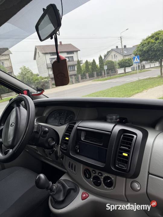 Renault trafic 25 2004r long 6 osób zabudowa