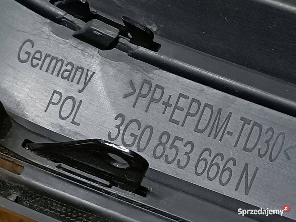VW PASSAT B8 RLINE KRATKA ZDERZAKA PRAWY PRZÓD Pleszew