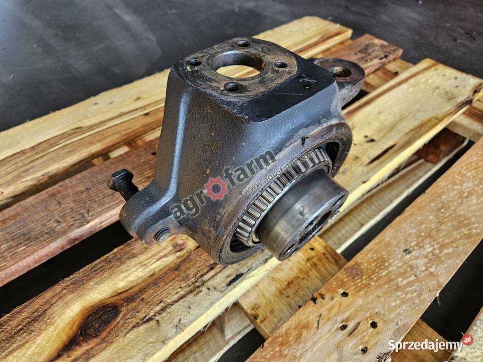 Zwrotnica RH FWD Renault 7014F Dionis 140 Układ kierowniczy i oś przednia