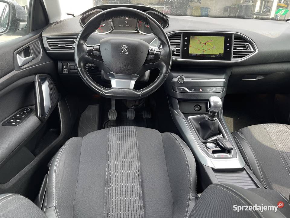 Peugeot 308 2019 r 133000 12Benzyna 130 Płock