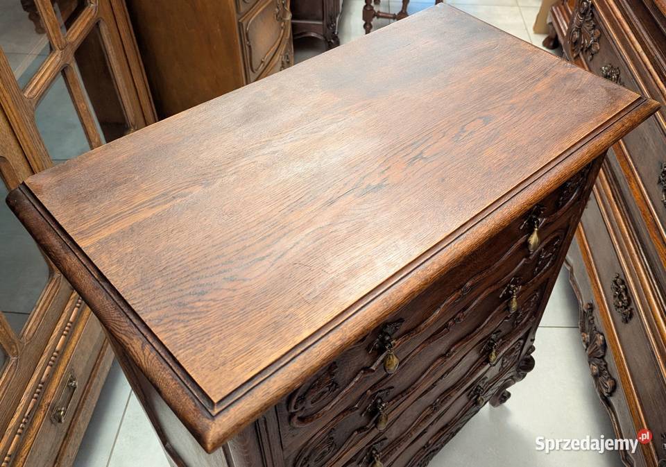 Piękna dębowa bogato zdobiona komoda ludwikowska