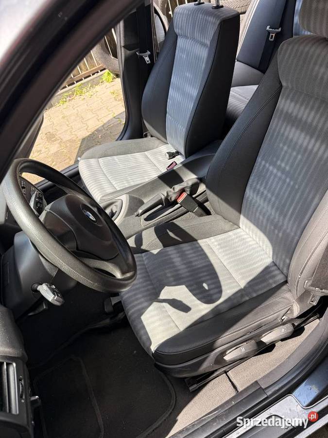 BMW 116i zadbany klima hak lekkie uszkodzenie 115KM śląskie