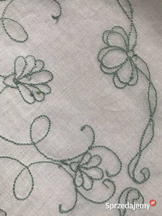 Kwadratowy biały obrus vintage ręcznie haftowany mazowieckie