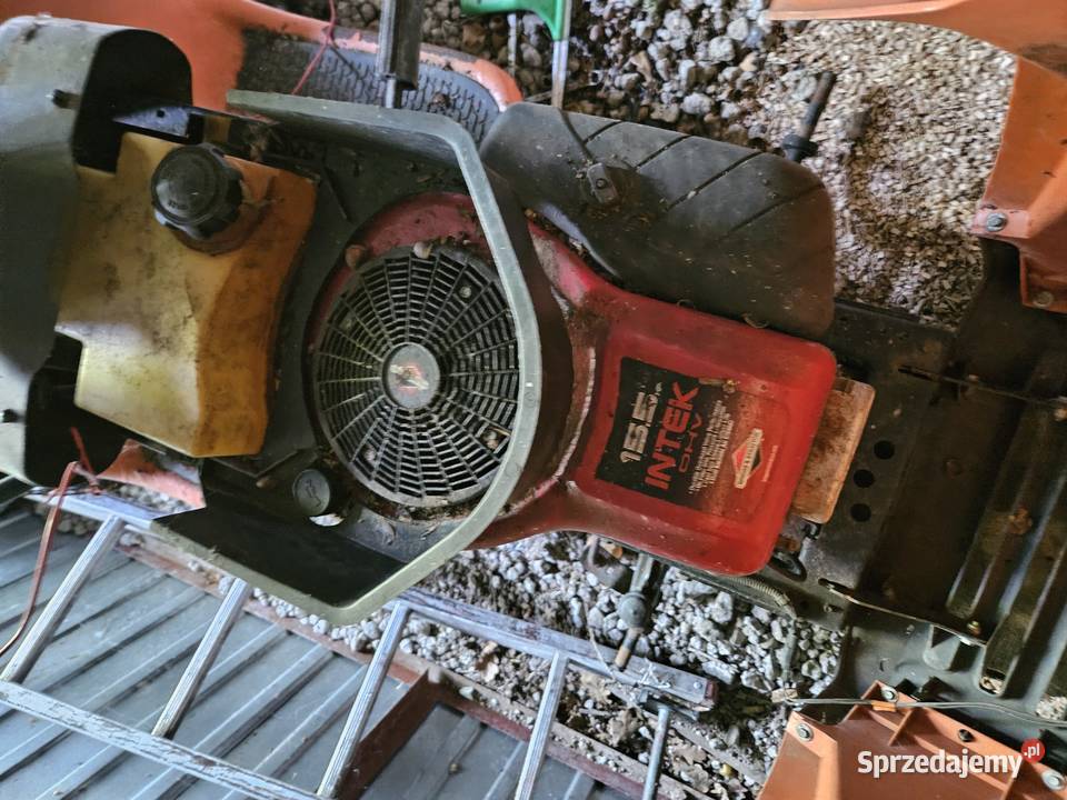 Traktorek kosiarka Husqvarna YT150 drugi na Kosiarki i podkaszarki Nieszkowice Małe