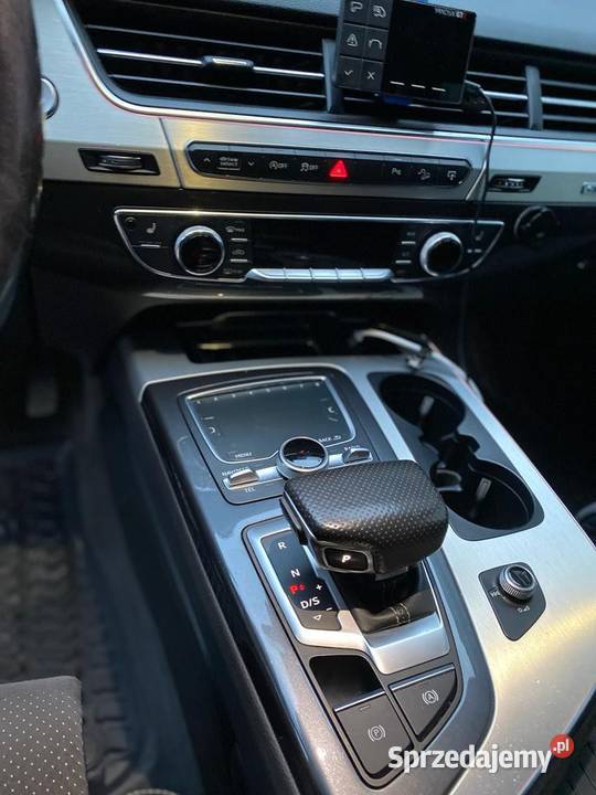 Audi Q7 Q7 Salon Serwis ASO SLine Pneumatyka gniazdo USB Gdynia