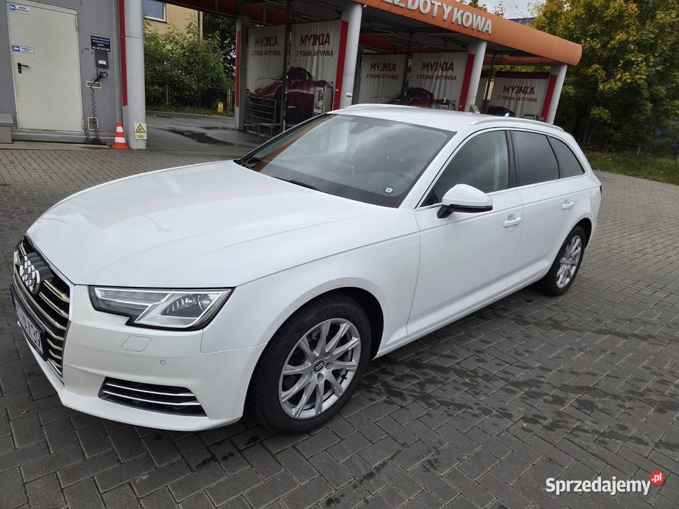 Audi A4B9 uszkodzony Wrocław