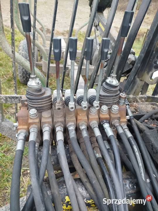 Przyczepa leśna do zrywki drewna FAO FAR 7T nieuszkodzony