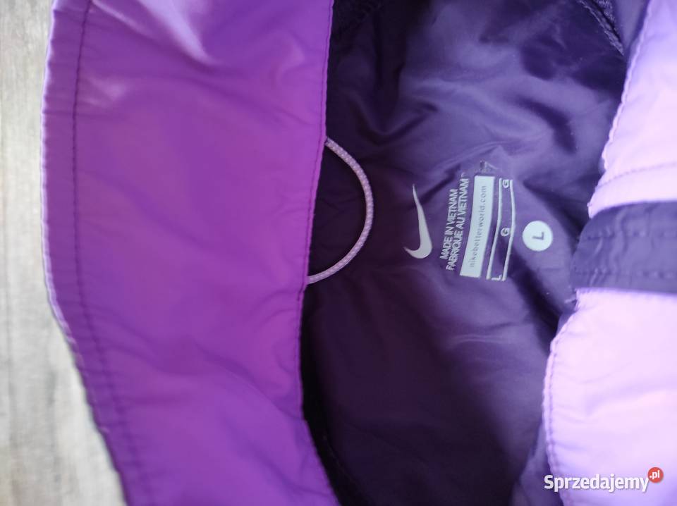 fioletowa wiatrowa cienka kurtka NIKE L typowo Białka sprzedam